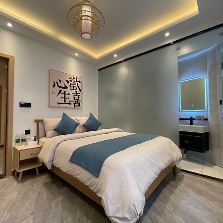 Yifangyan - Tingyuan Qingshe Hostel 펑황 외부 사진