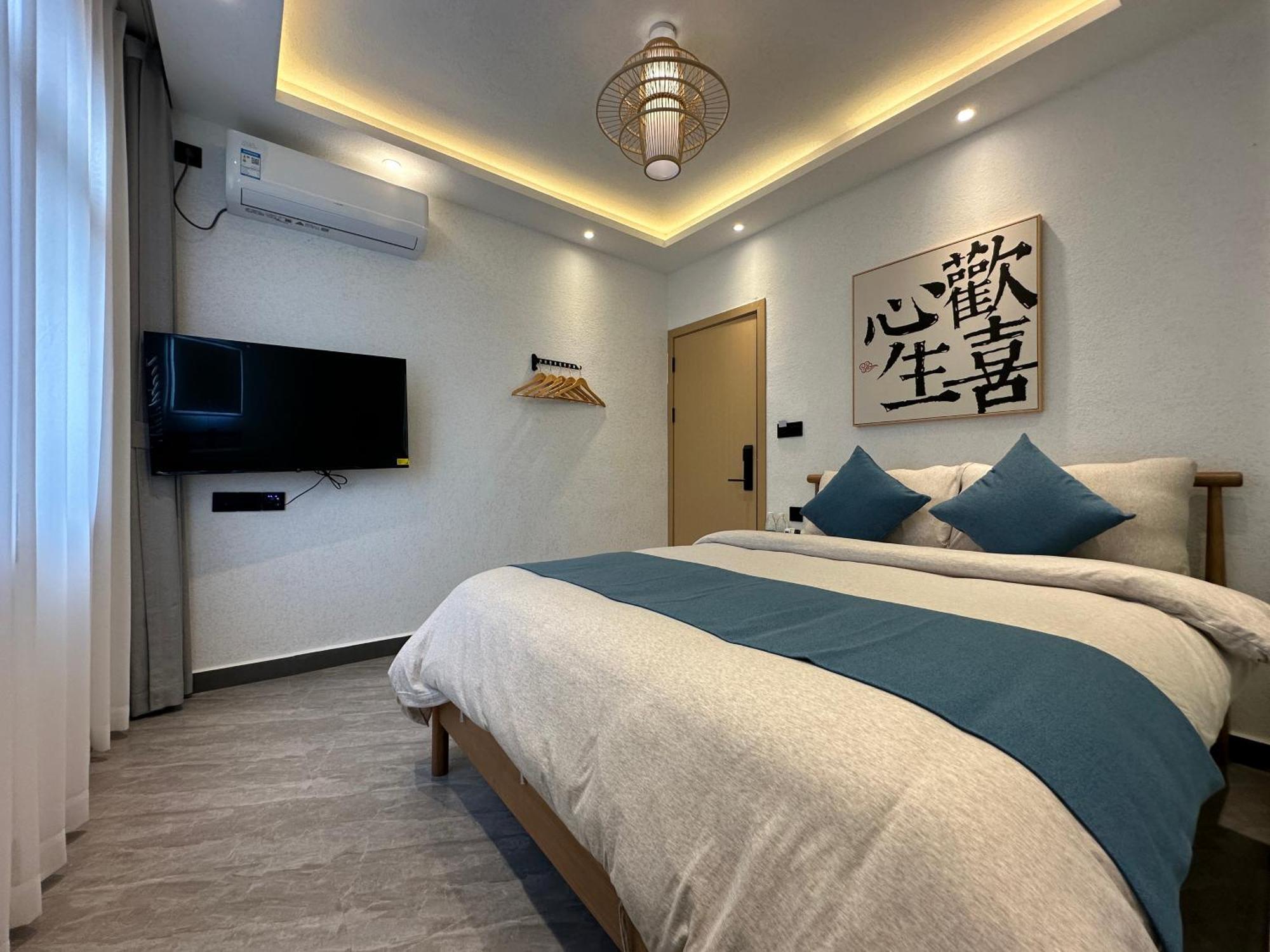 Yifangyan - Tingyuan Qingshe Hostel 펑황 외부 사진