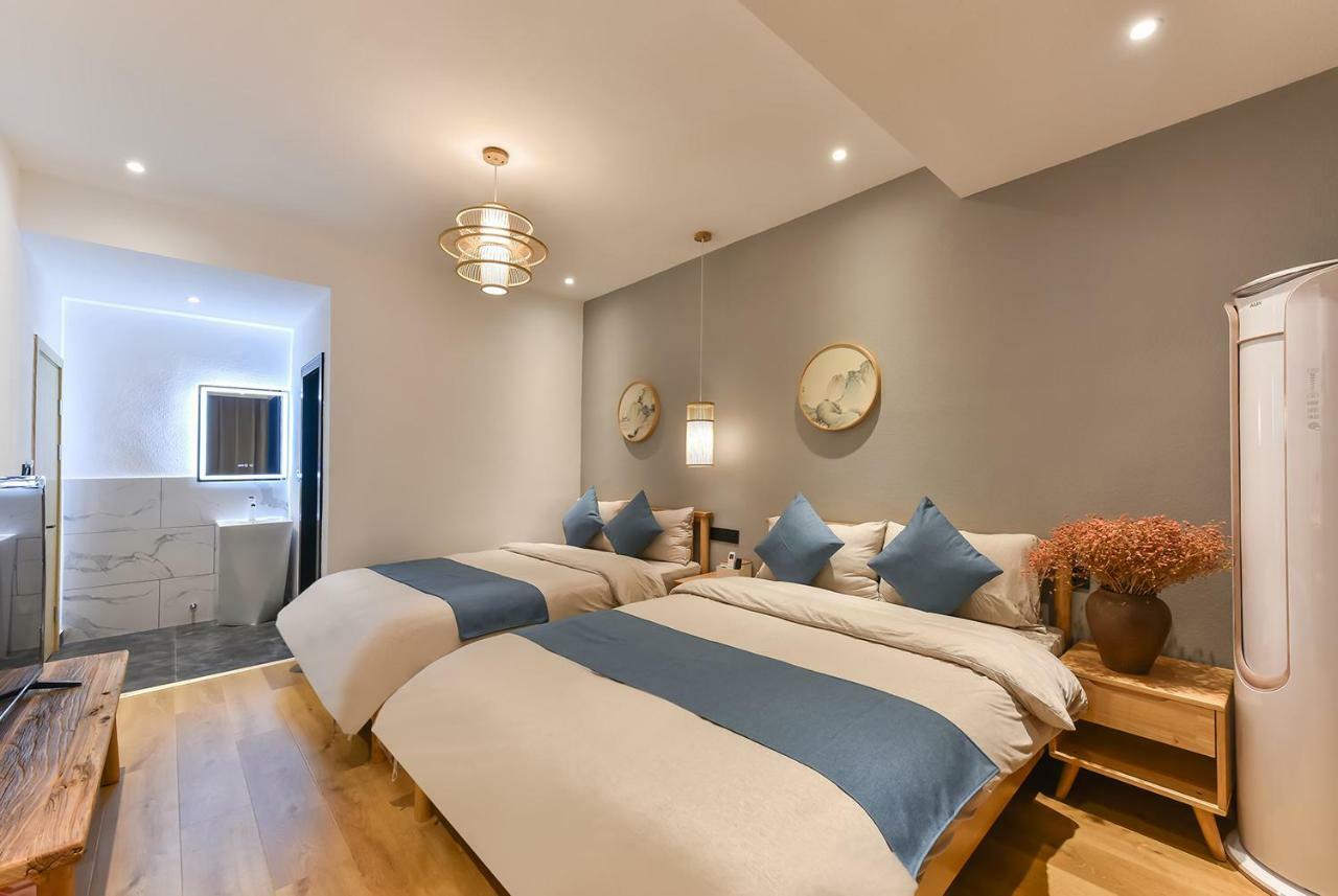 Yifangyan - Tingyuan Qingshe Hostel 펑황 외부 사진