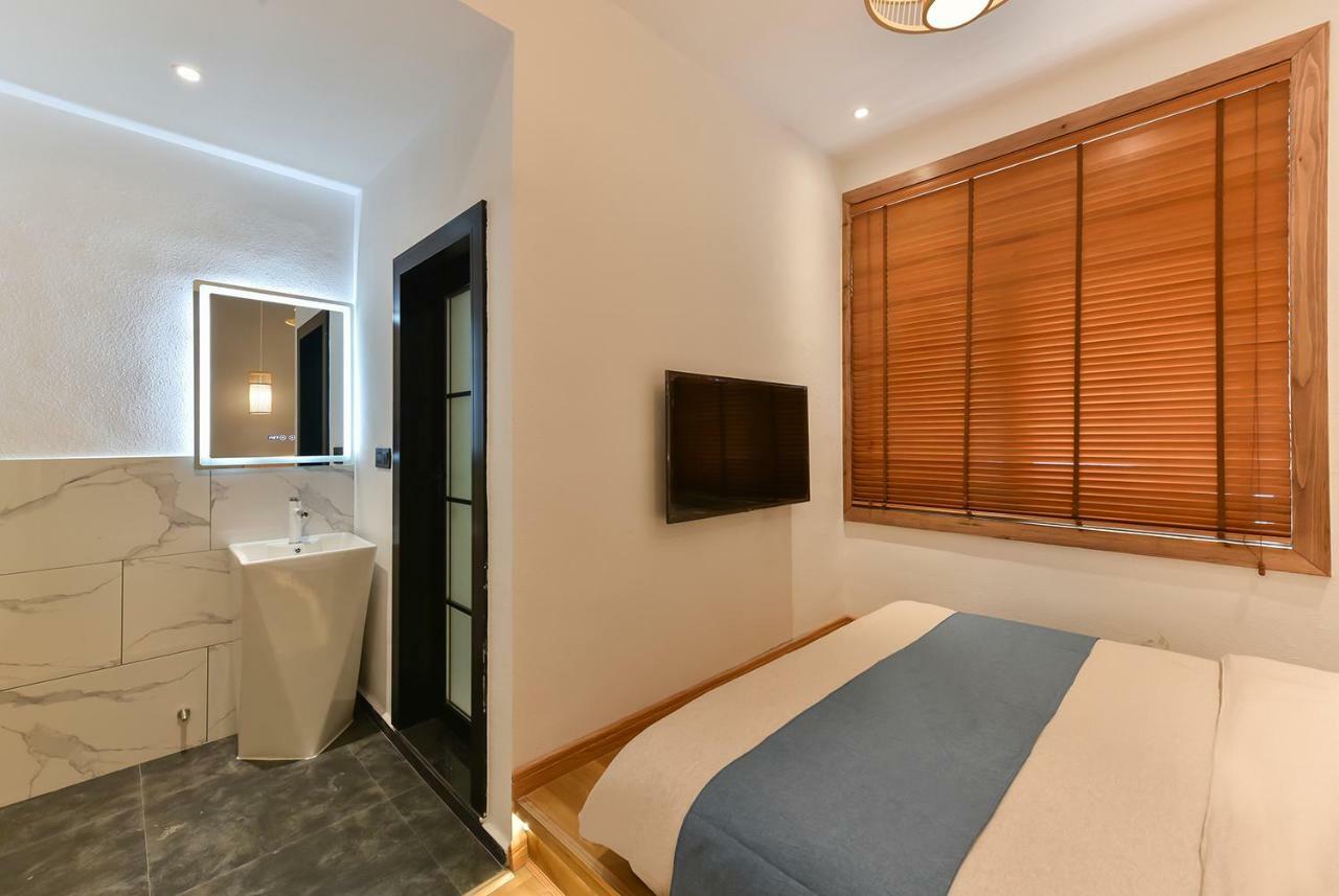 Yifangyan - Tingyuan Qingshe Hostel 펑황 외부 사진