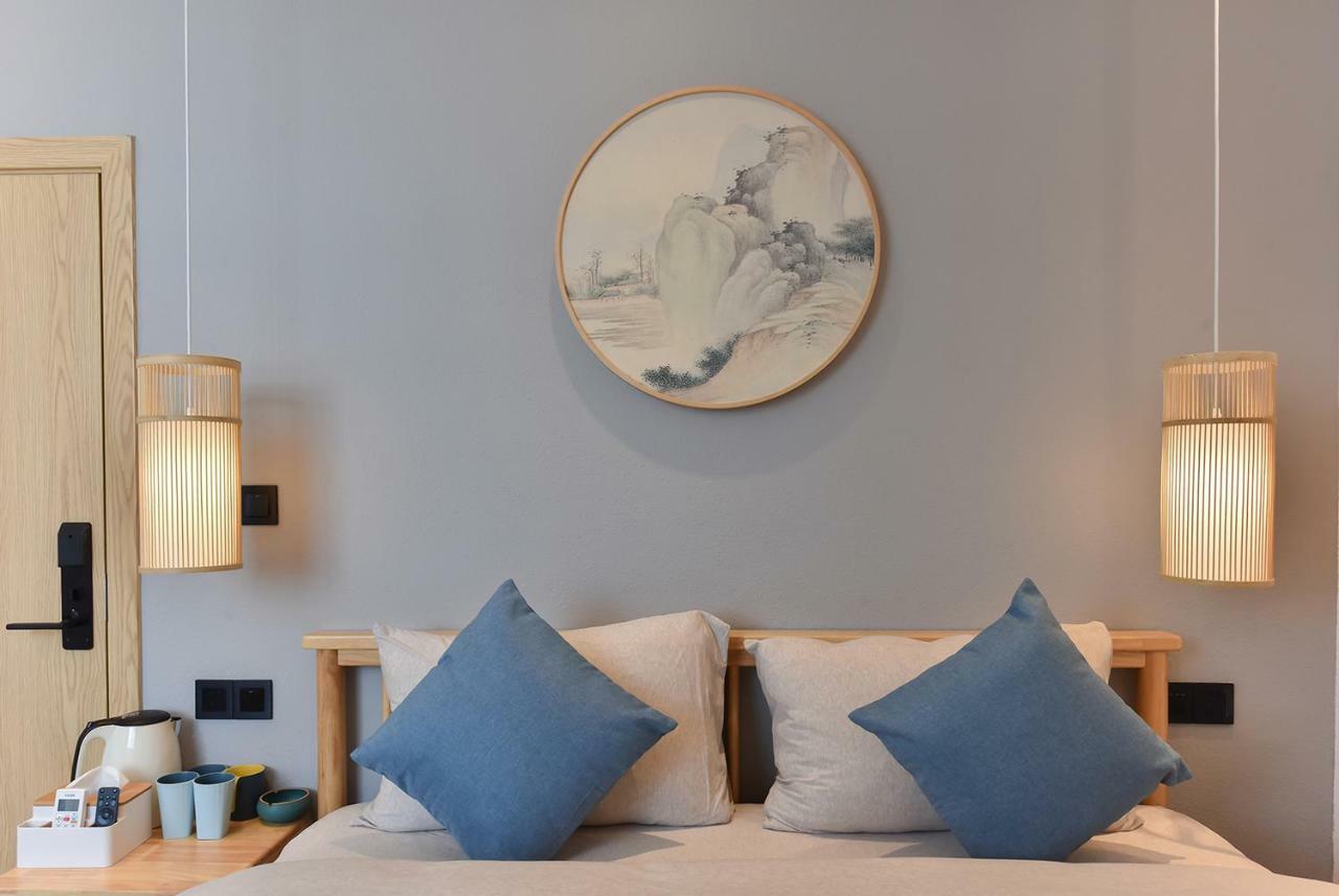 Yifangyan - Tingyuan Qingshe Hostel 펑황 외부 사진