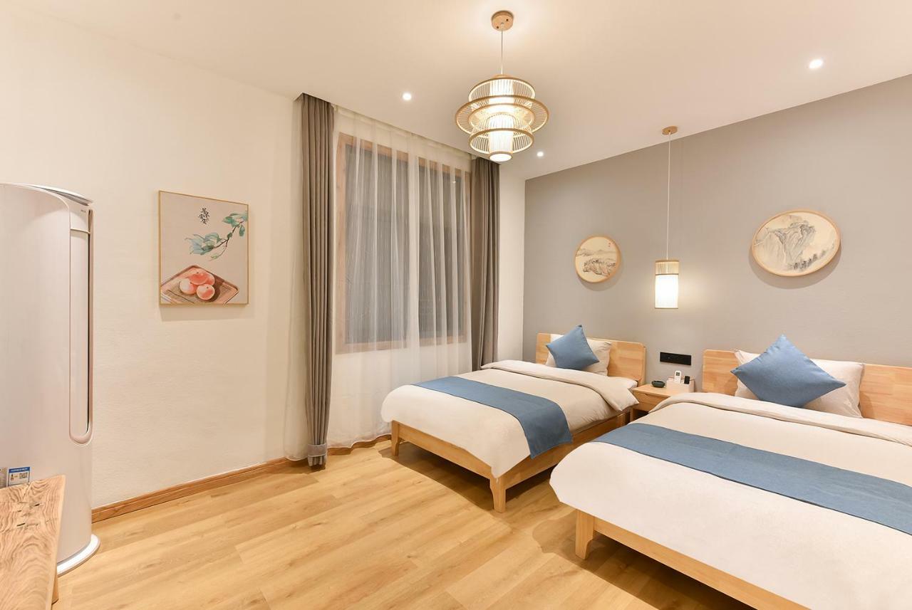 Yifangyan - Tingyuan Qingshe Hostel 펑황 외부 사진