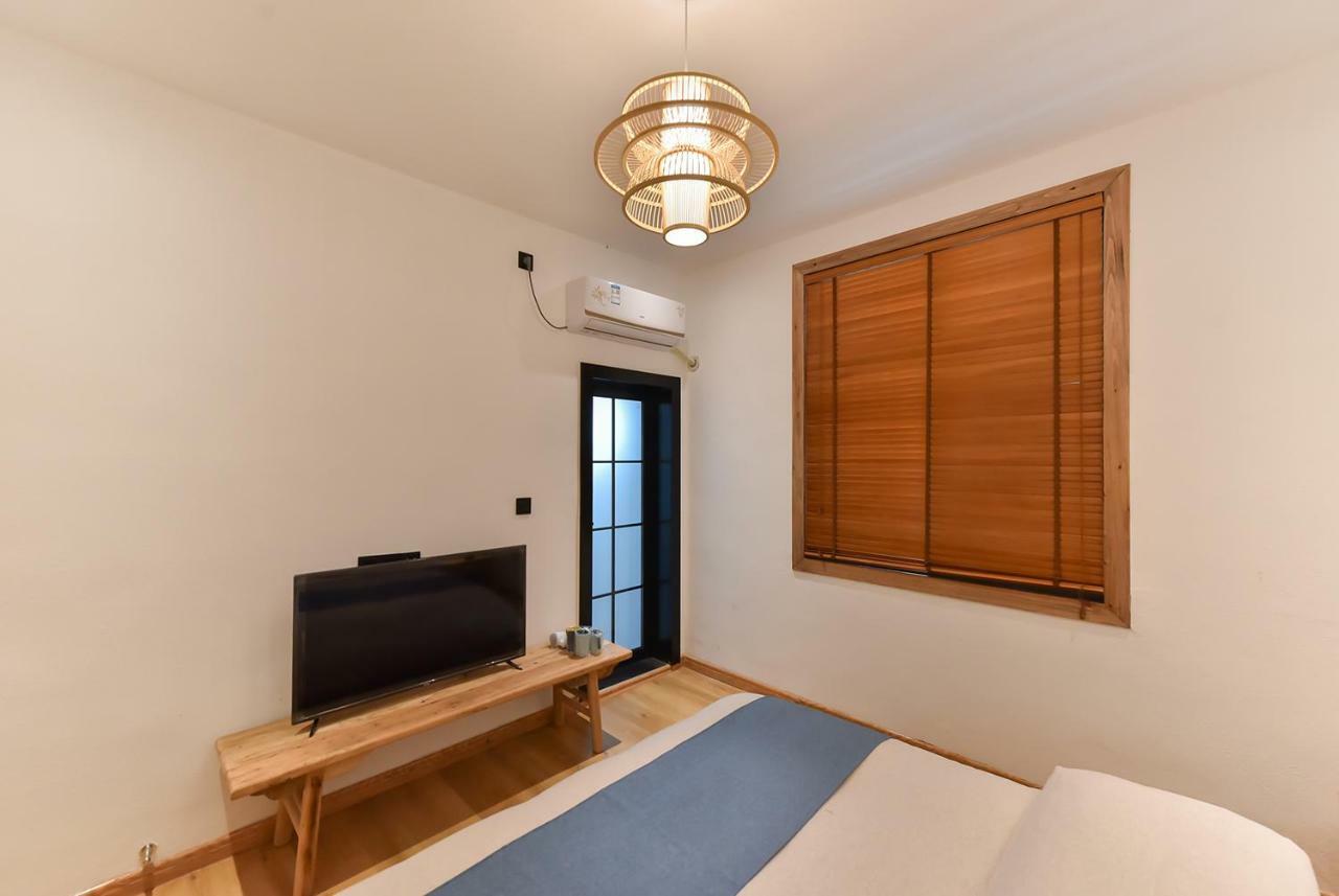 Yifangyan - Tingyuan Qingshe Hostel 펑황 외부 사진