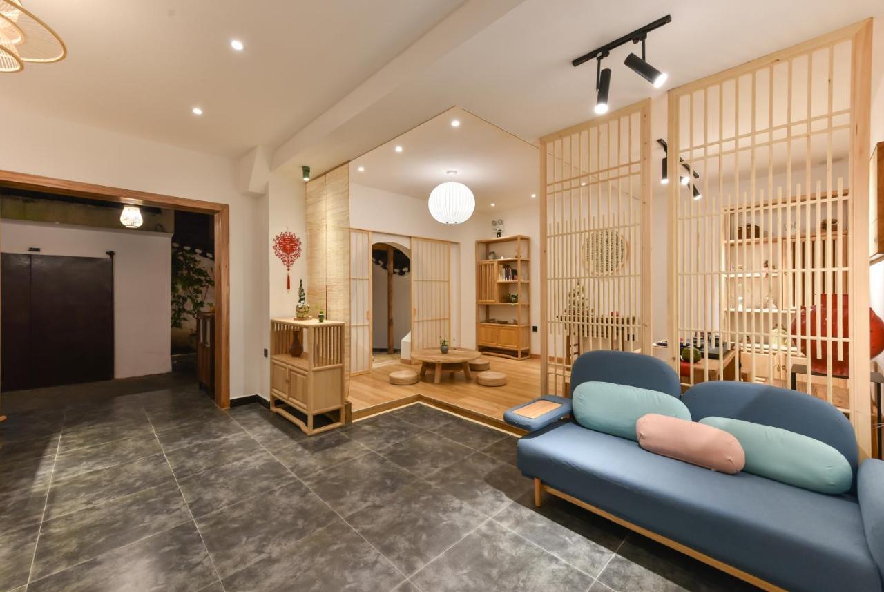 Yifangyan - Tingyuan Qingshe Hostel 펑황 외부 사진