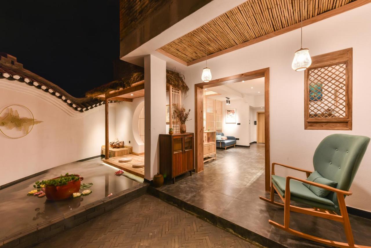 Yifangyan - Tingyuan Qingshe Hostel 펑황 외부 사진