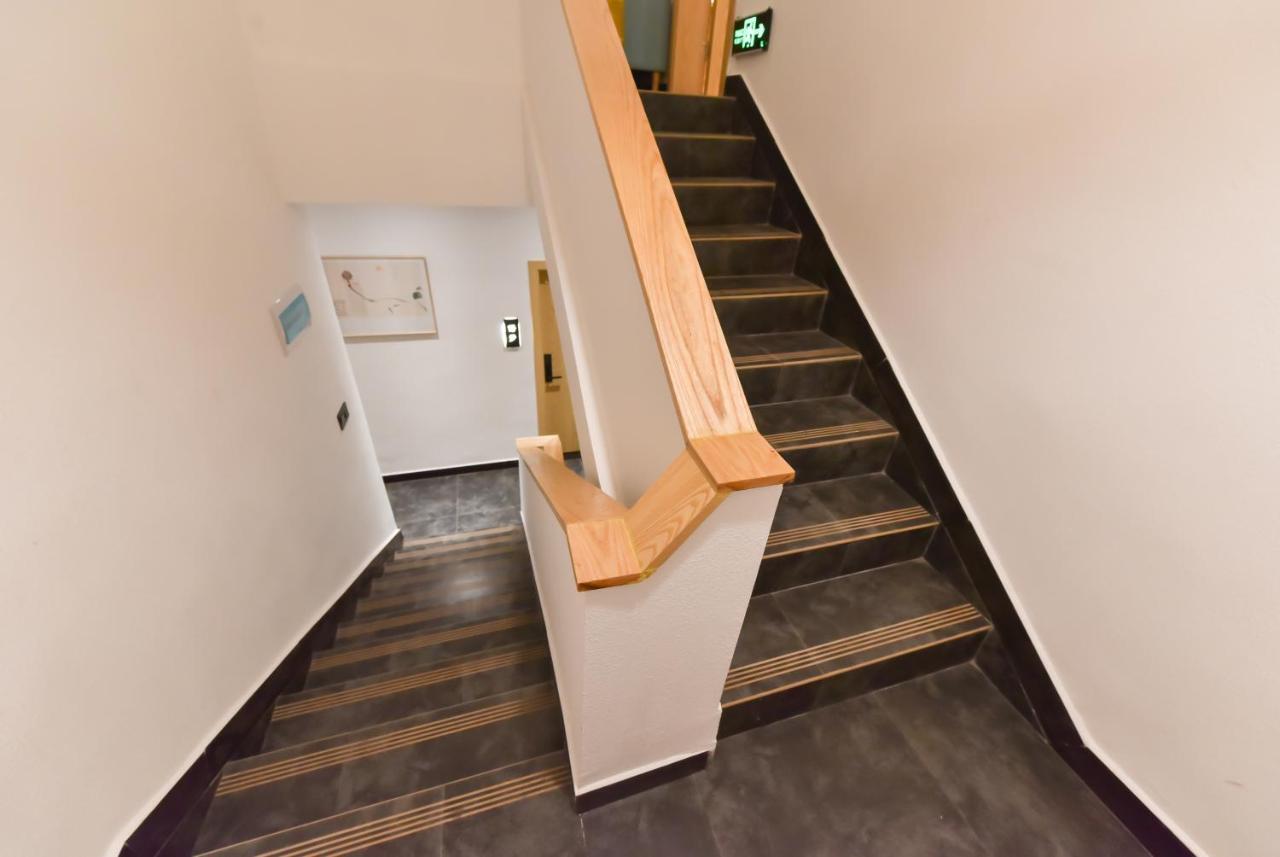 Yifangyan - Tingyuan Qingshe Hostel 펑황 외부 사진